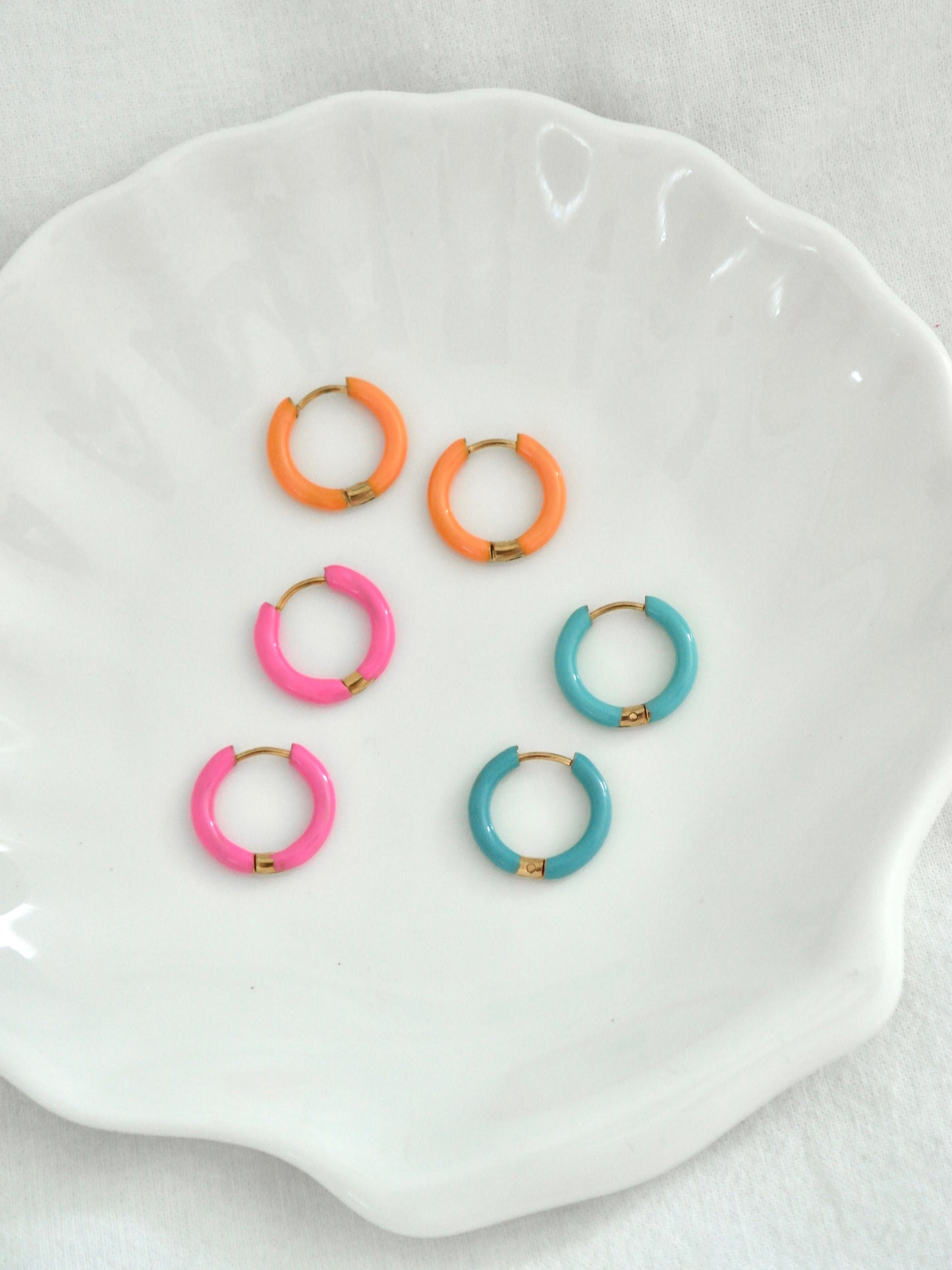 COLORFUL HOOP EARRINGS