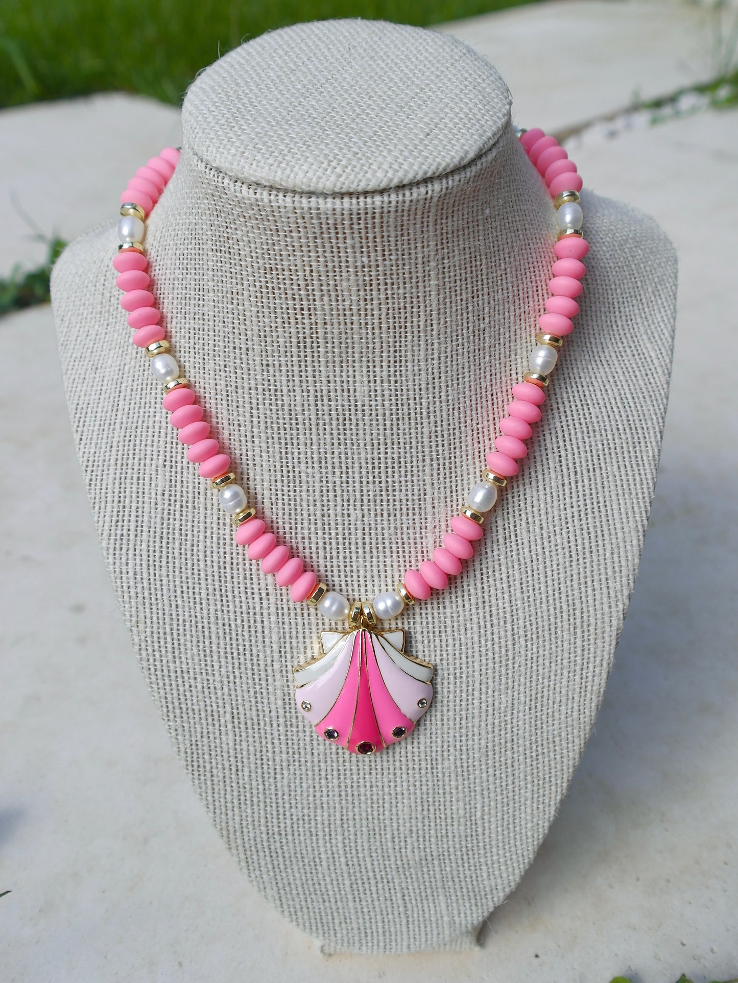 SHELLIE POP NECKLACE