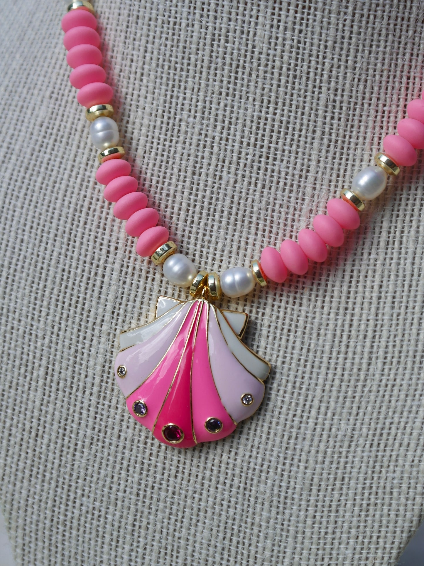 SHELLIE POP NECKLACE