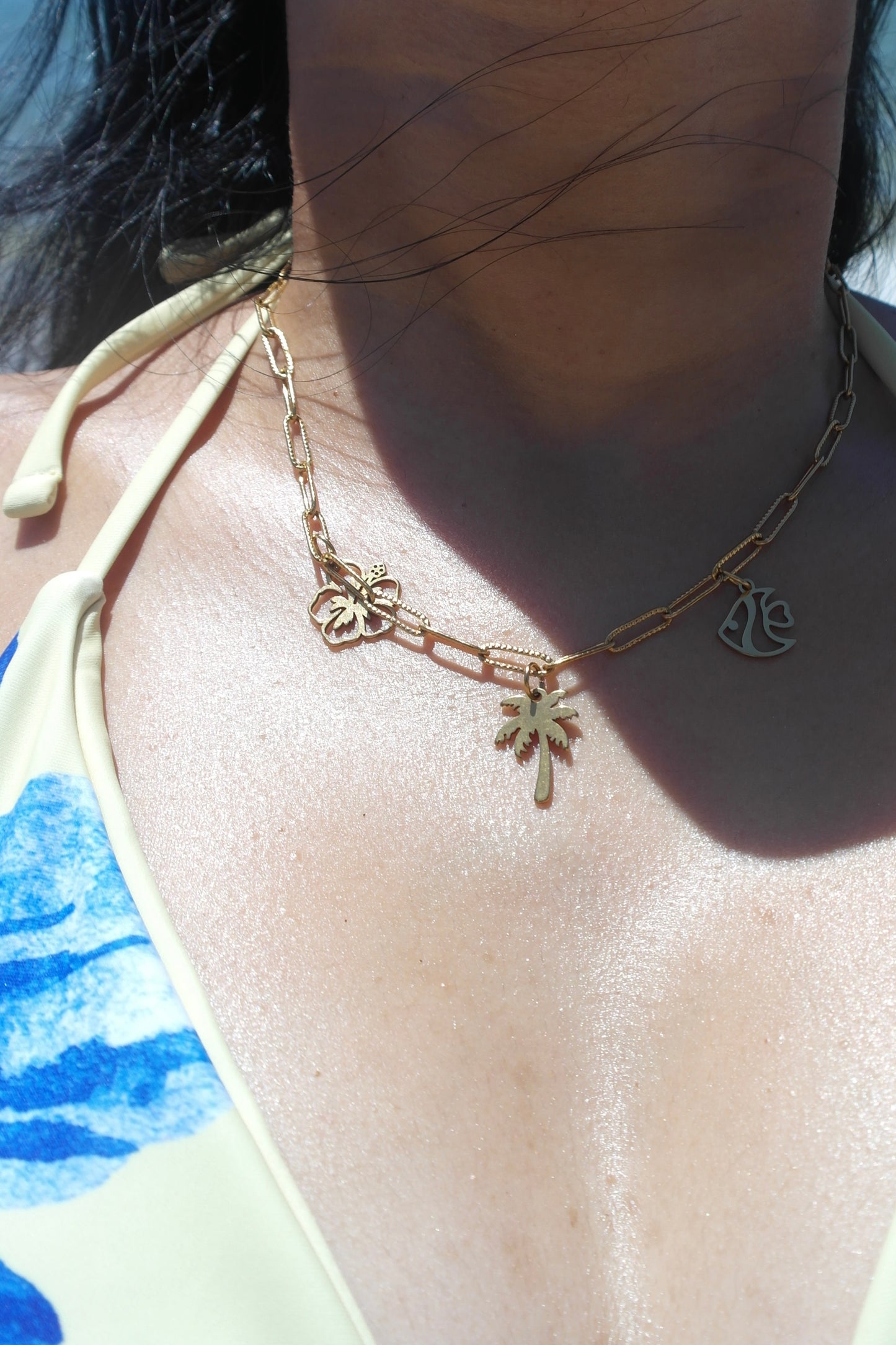 MAREA CHARM NECKLACE