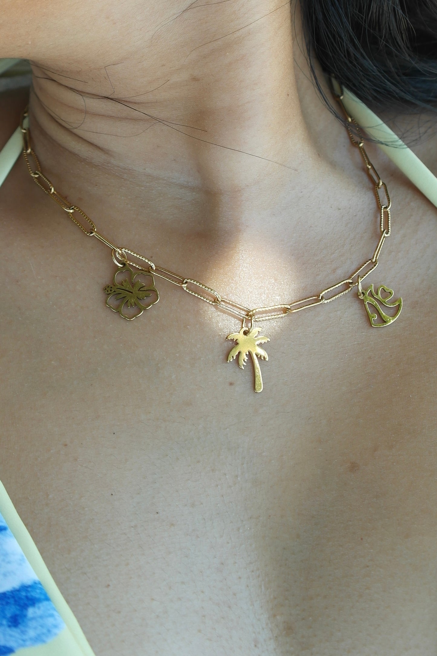 MAREA CHARM NECKLACE