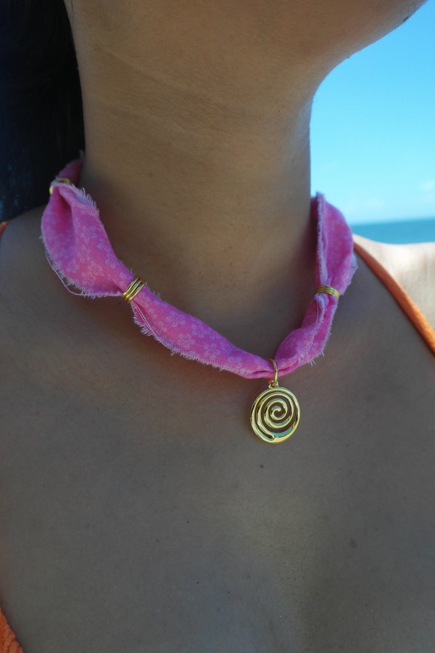 AURA NECKLACE
