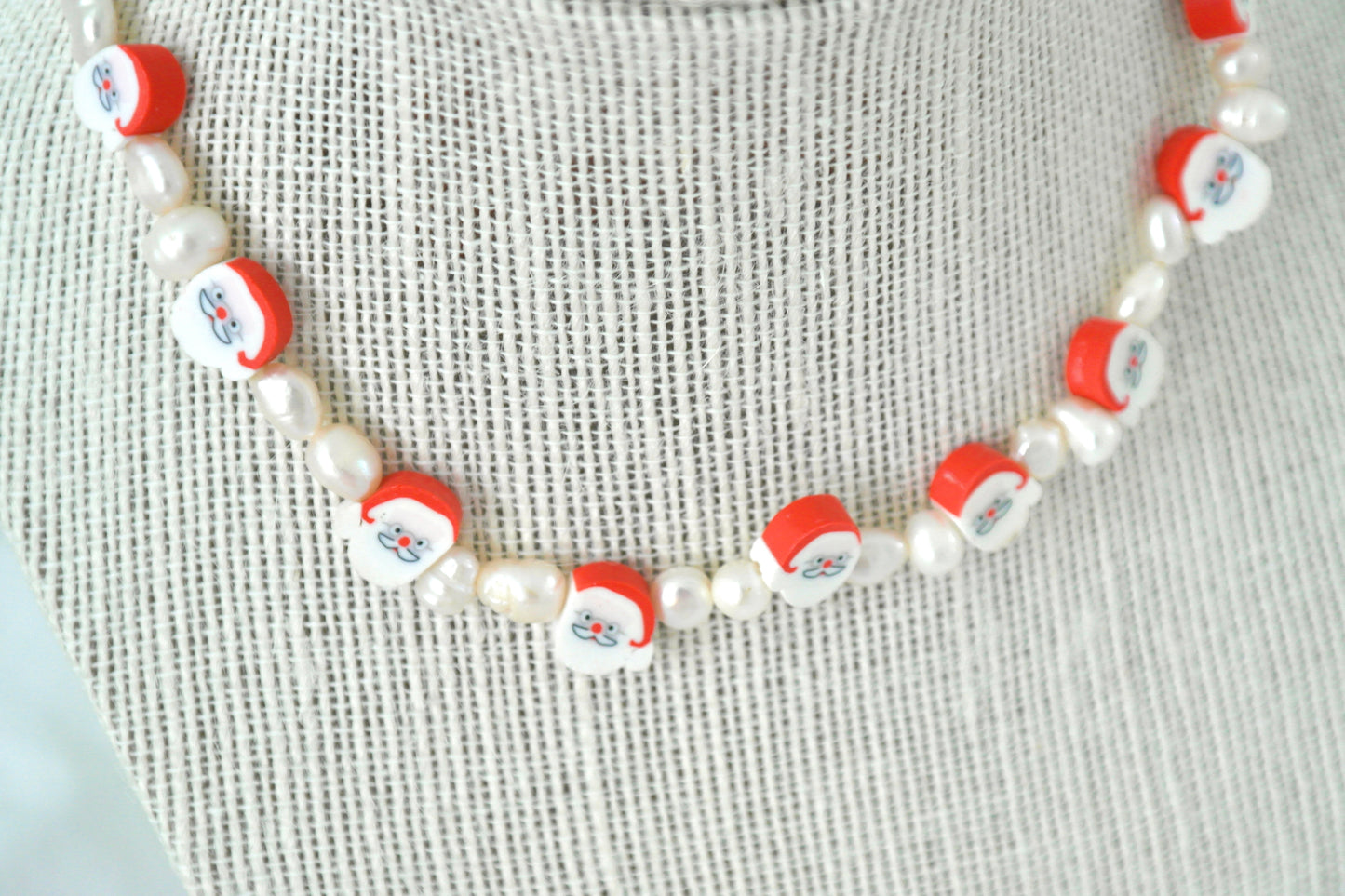 SANTA PEARL NECKLACE
