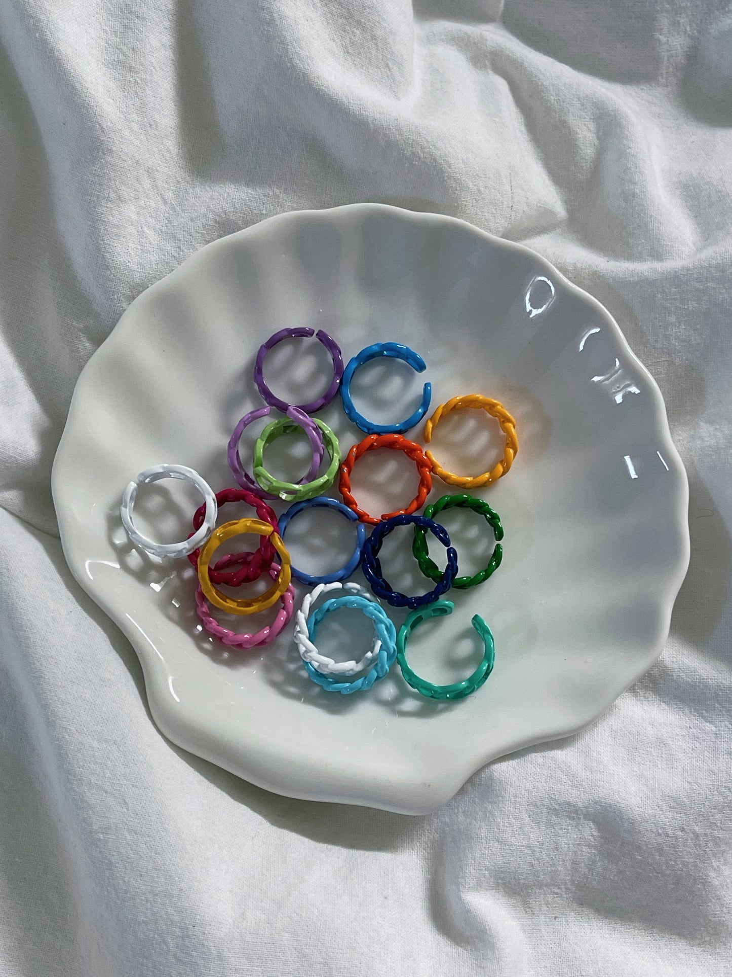 COLORFUL CHAIN RINGS
