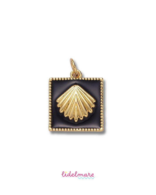 BLACK SHELL CHARM
