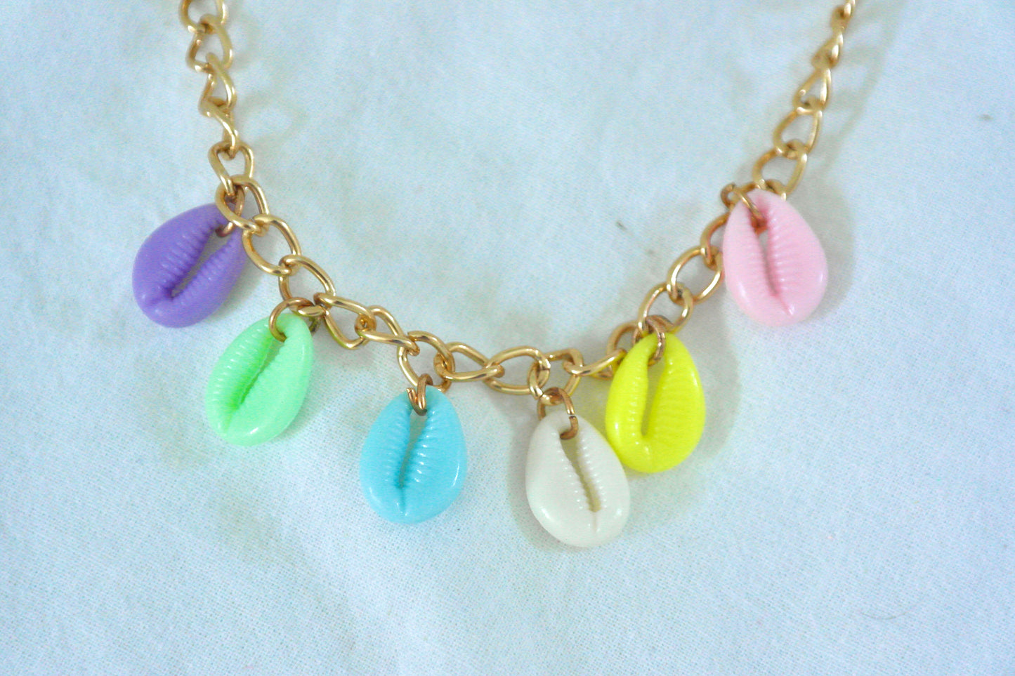 COWRIE NECKLACE