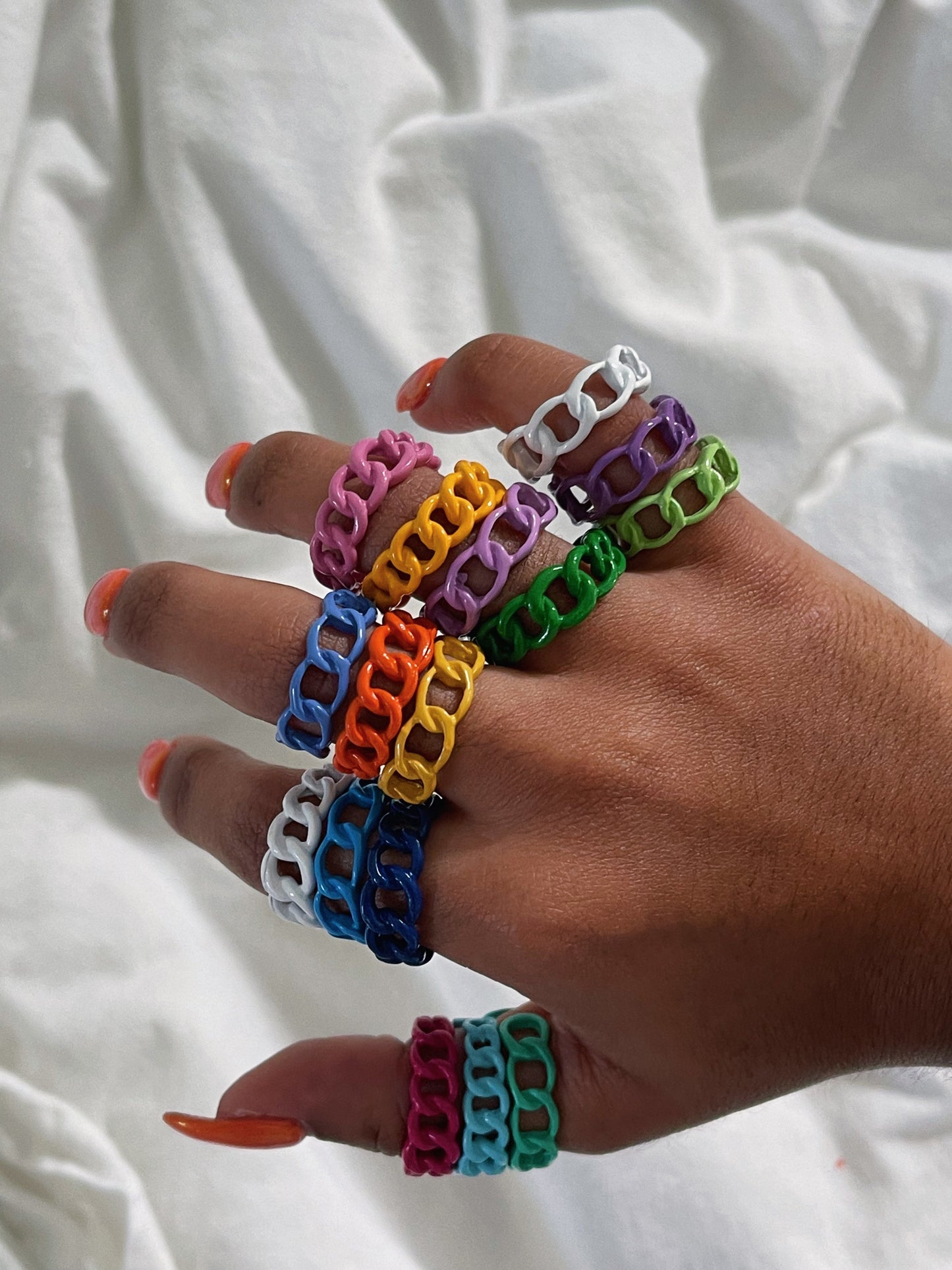 COLORFUL CHAIN RINGS